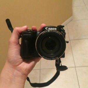 Powershot sx500 IS camera $225
